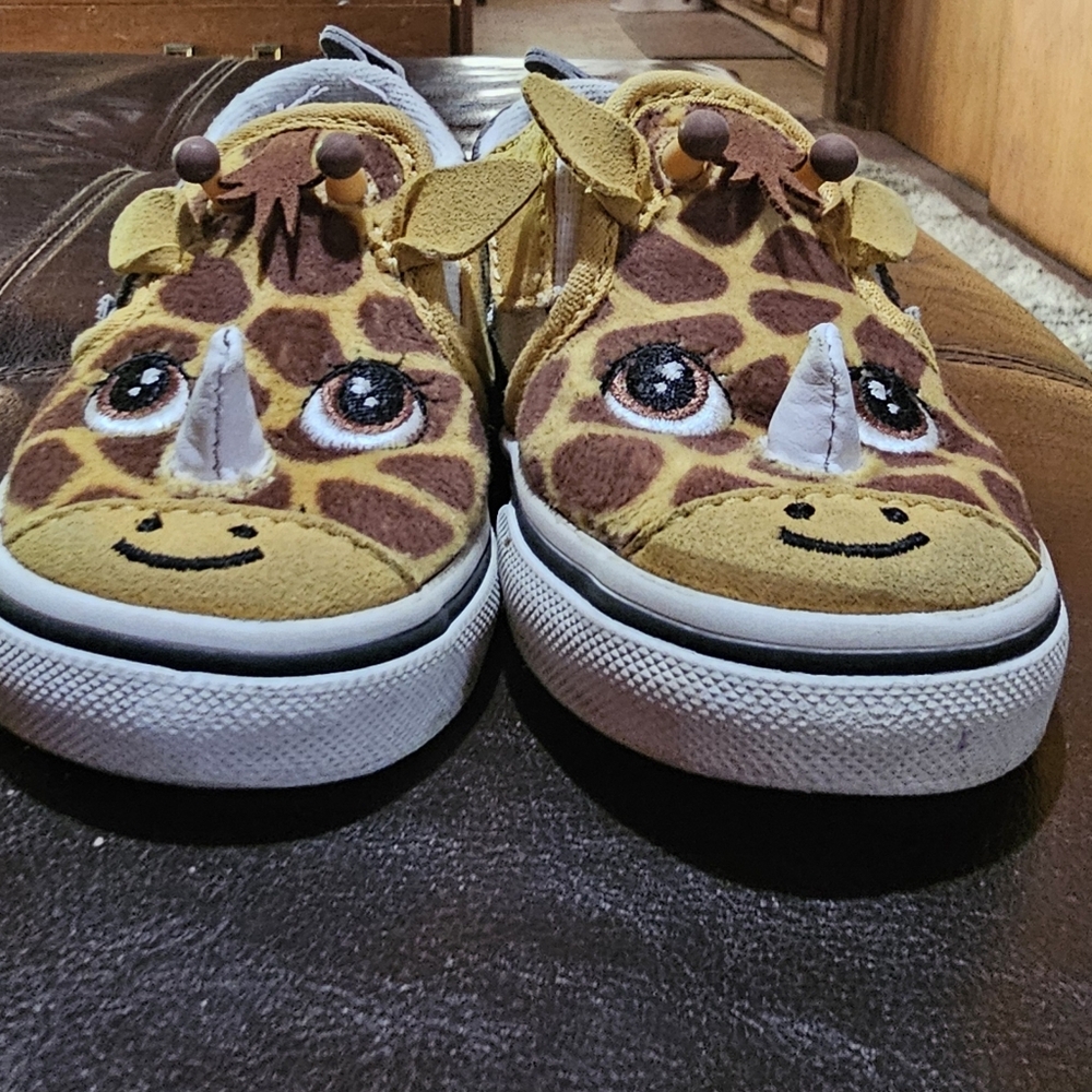 Toddler giraffe rhino vans